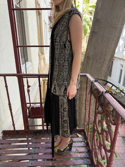1920s Art Deco Black & Silver Metallic Lamé Embroidered Drop-Waist Dress